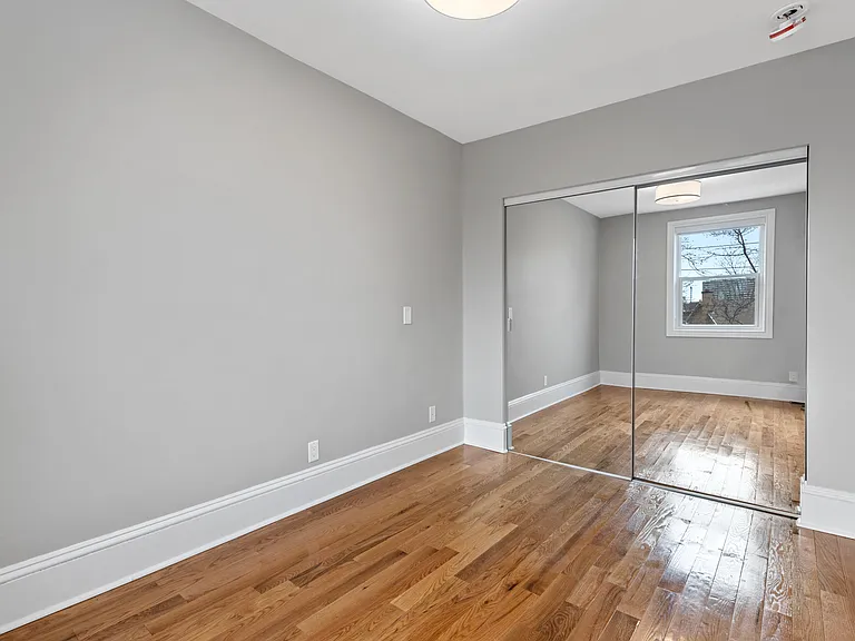 447 Green Ave — Photo 11