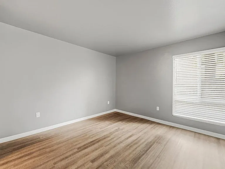 2536 White Oak Pl #5 — Photo 18