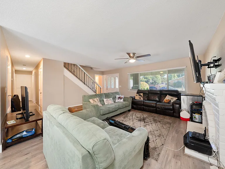123 Lido Cir — Photo 8