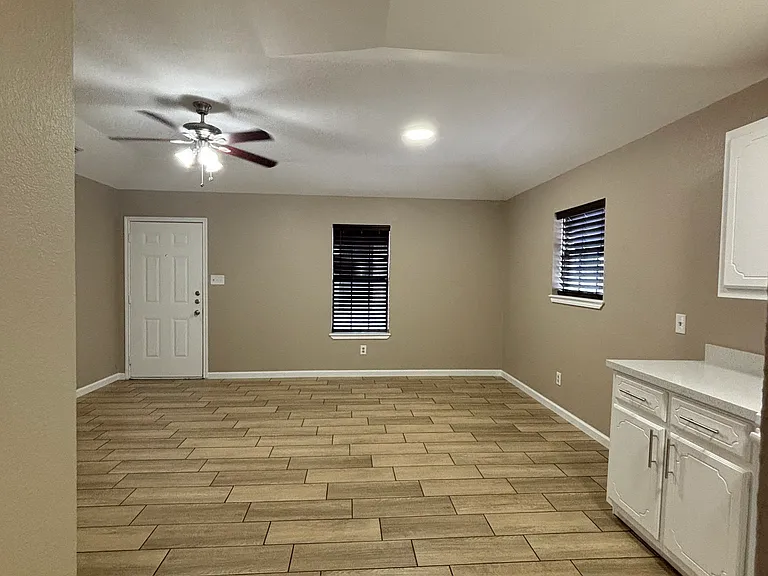 1204 Bryce Dr #4 — Photo 4
