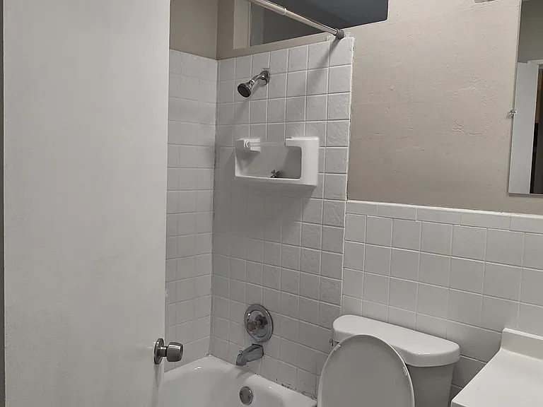 2259 Ainsworth Dr — Photo 12
