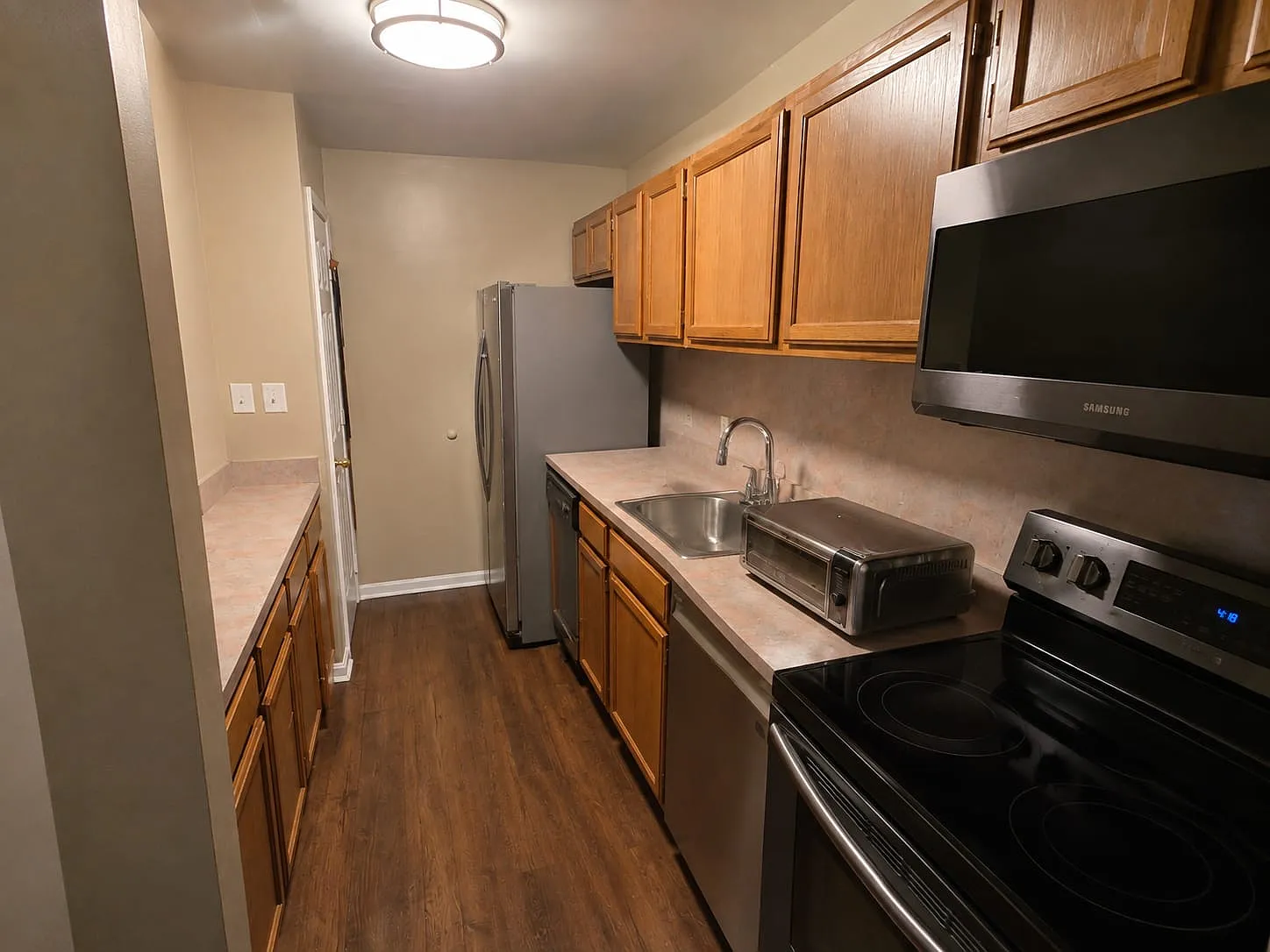 2 bed, 980 sqft, $2,450 — Photo 4