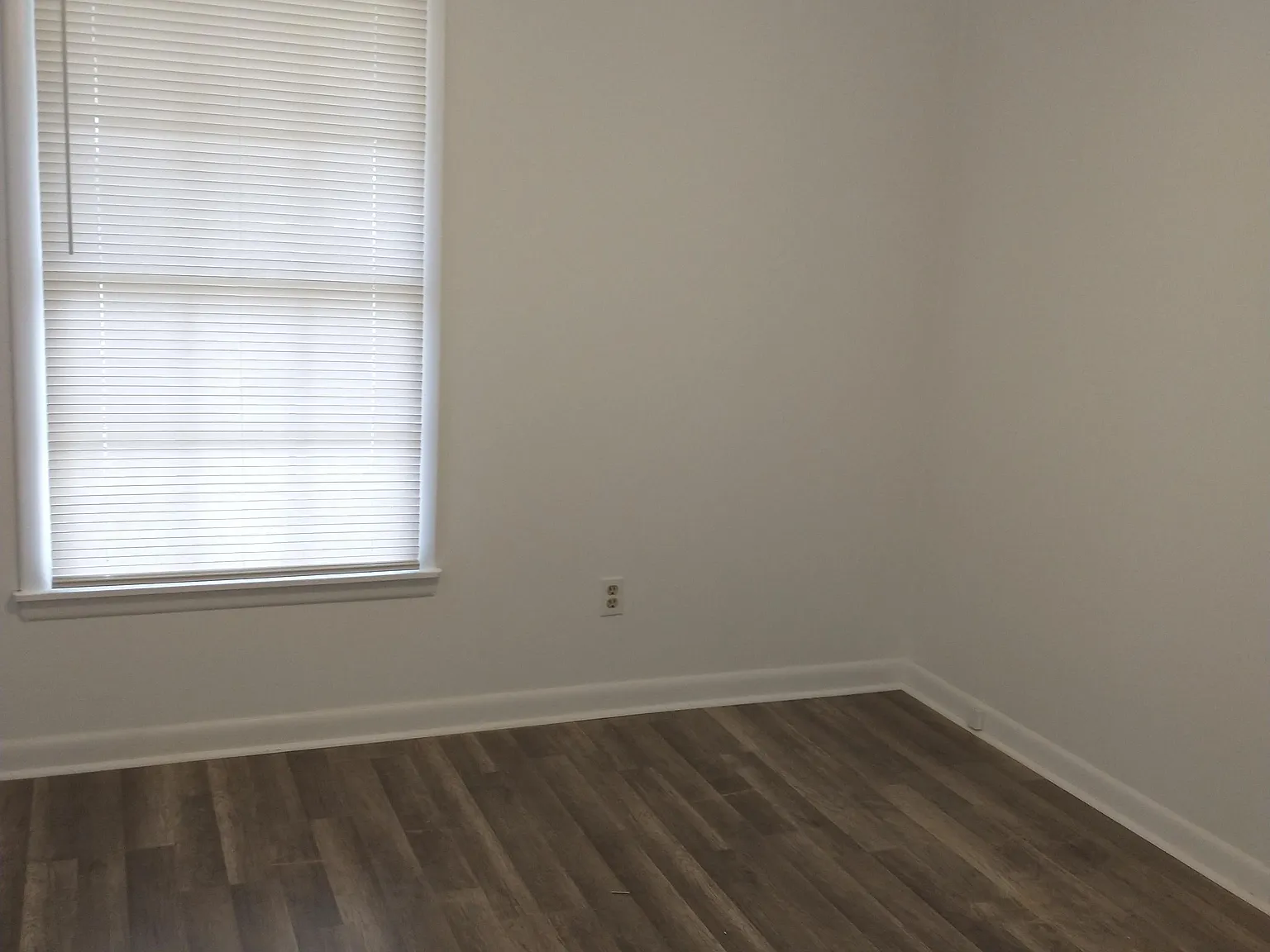 1600 Woodland — Photo 3
