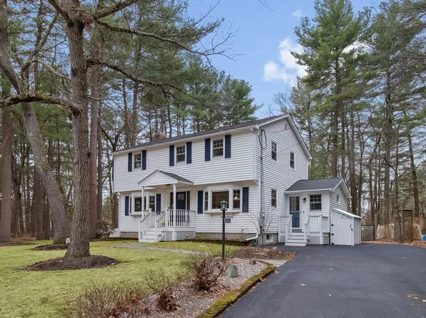 31 Maureen Dr, Tewksbury, MA 01876