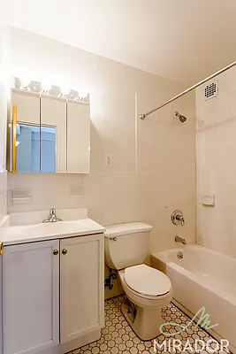 Rented by Mirador Real Estate | media 25