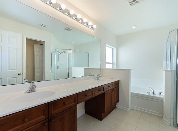 3rd image of 11036 Arrowbrook Ln