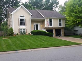 14607 Brentwood Dr, Lenexa, KS 66215