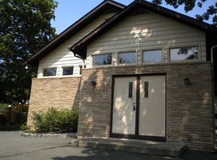 494 N Middletown Rd, Pearl River, NY 10965