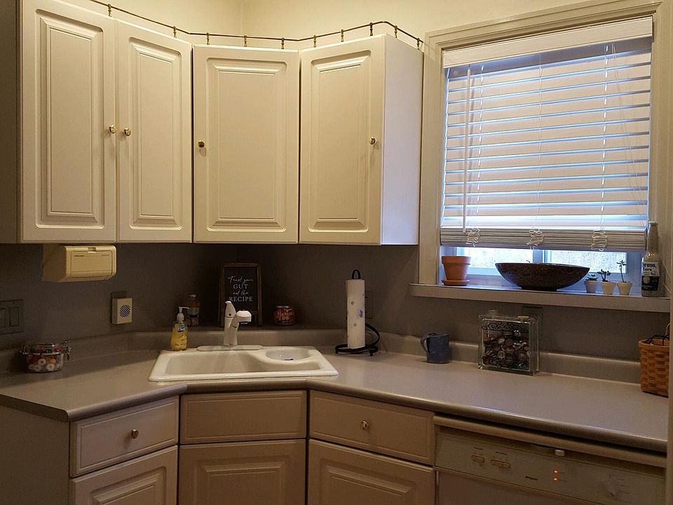 215 Violet St Johnstown PA Zillow