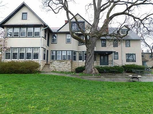 1st image of 105 Douglas St