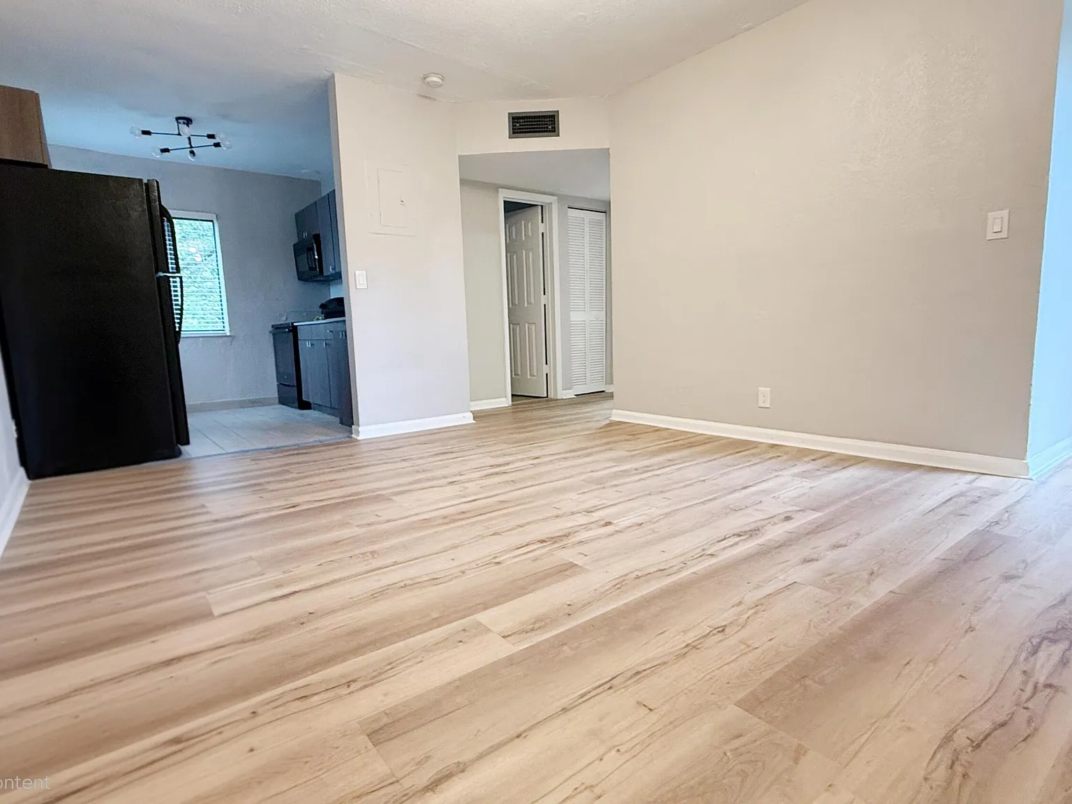 2 bed, 1.0 bath, 875 sqft, $1,900 — Photo 1