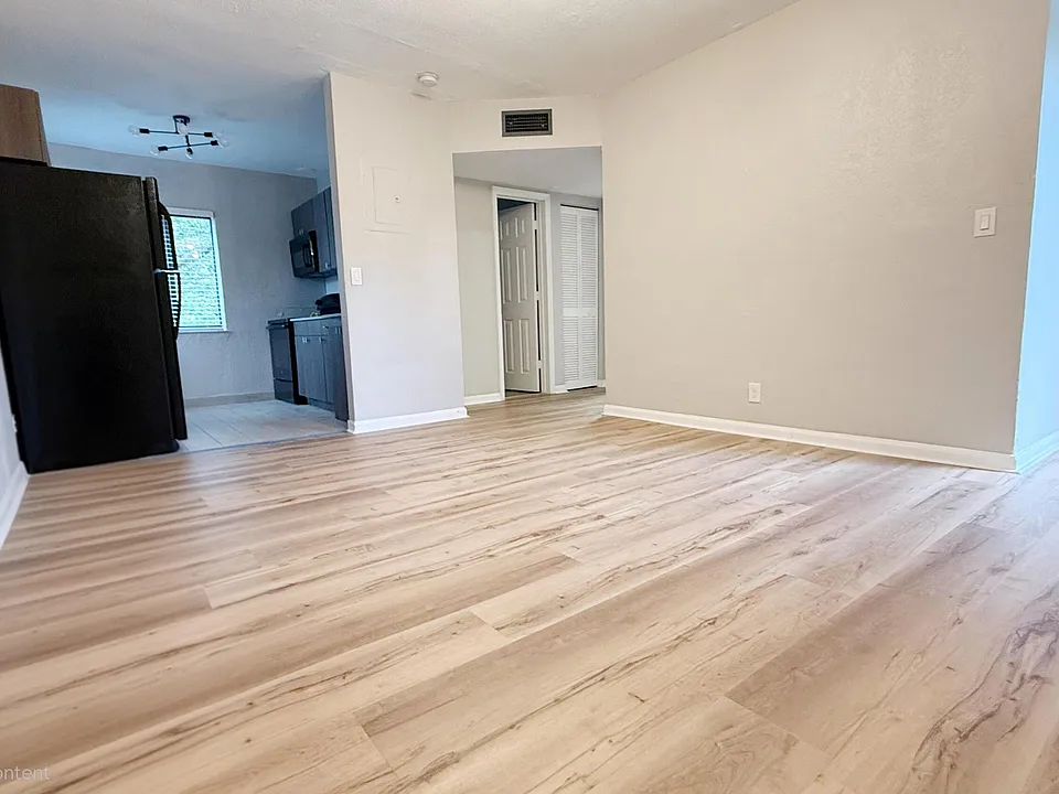 360 NW 8th St #8