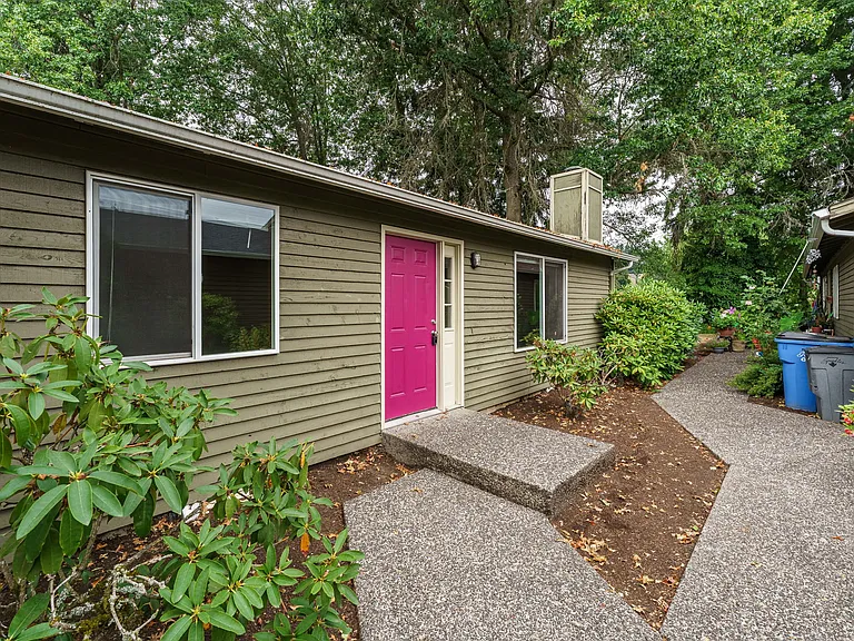 4918 Plomondon St — Photo 2