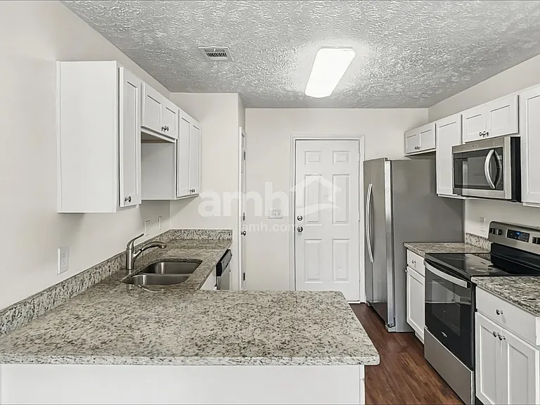 1856 Portview Dr — Photo 3