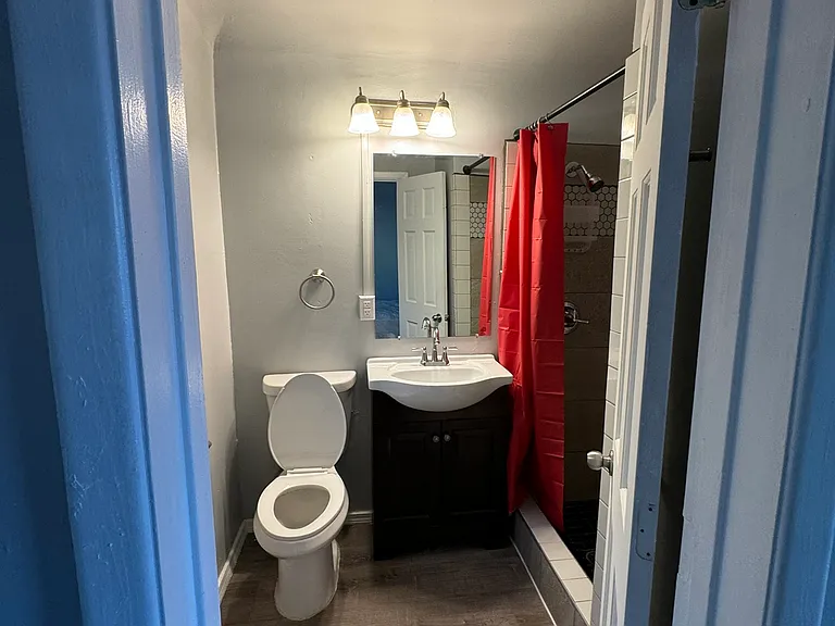 801 N Date St #5 — Photo 7