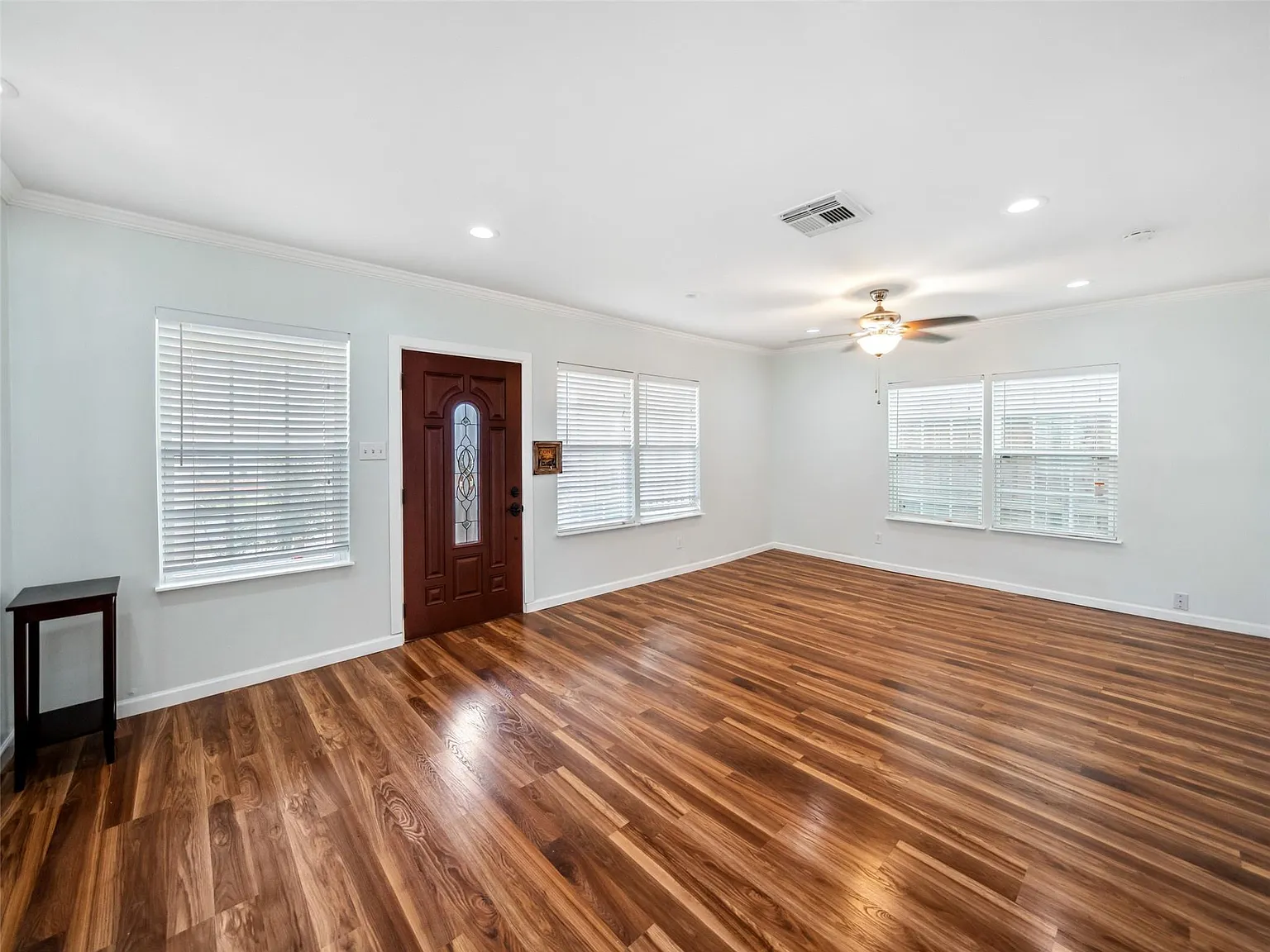 3 bed, 2.0 bath, 1693 sqft, $2,700 — Photo 4