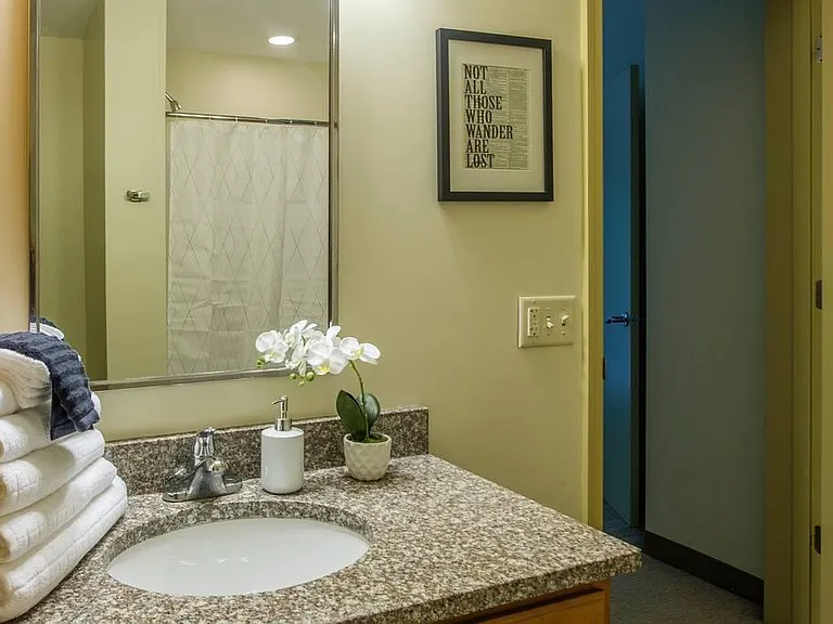 Portal Place Apartments — Photo 22