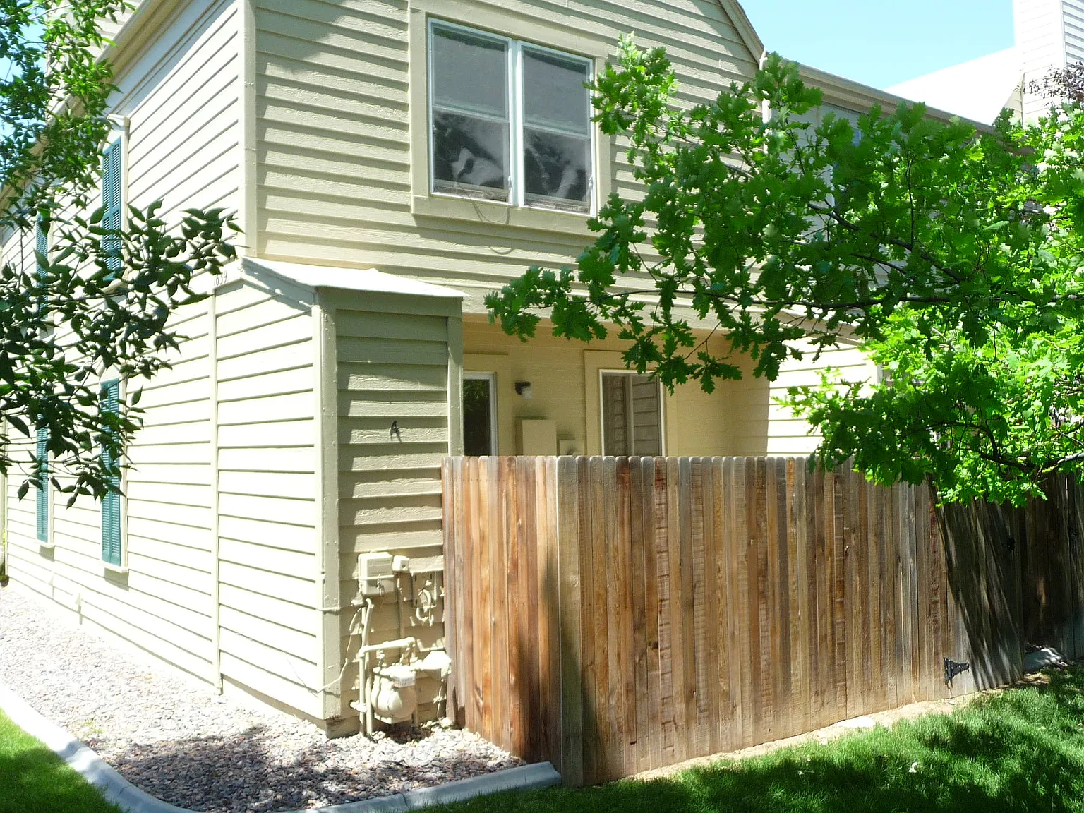 3 bed, 2.5 bath, 1152 sqft, $2,450 — Photo 2