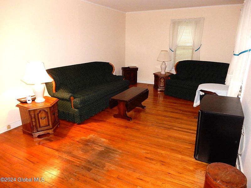 5th image of 51 116th Street