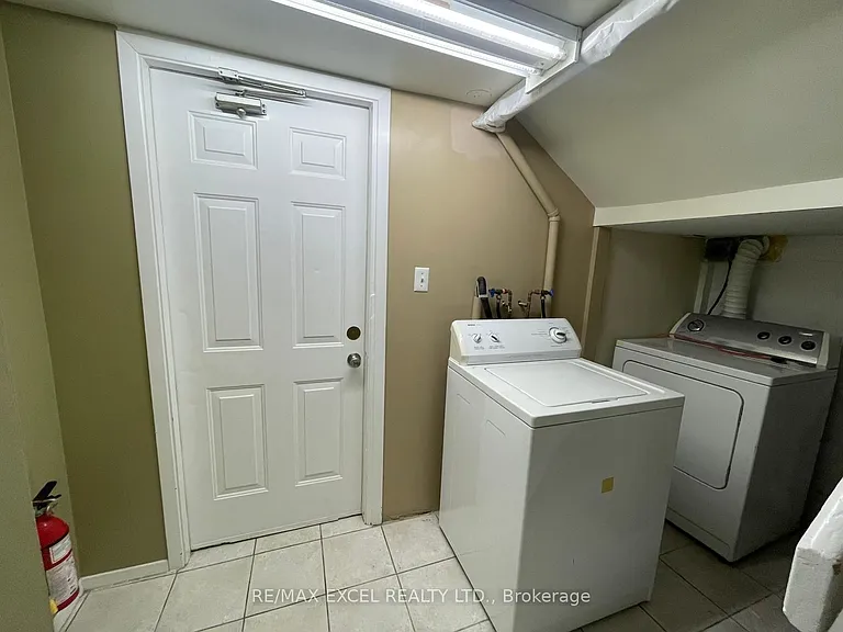 244 Demaine Cres #BASEMENT — Photo 18