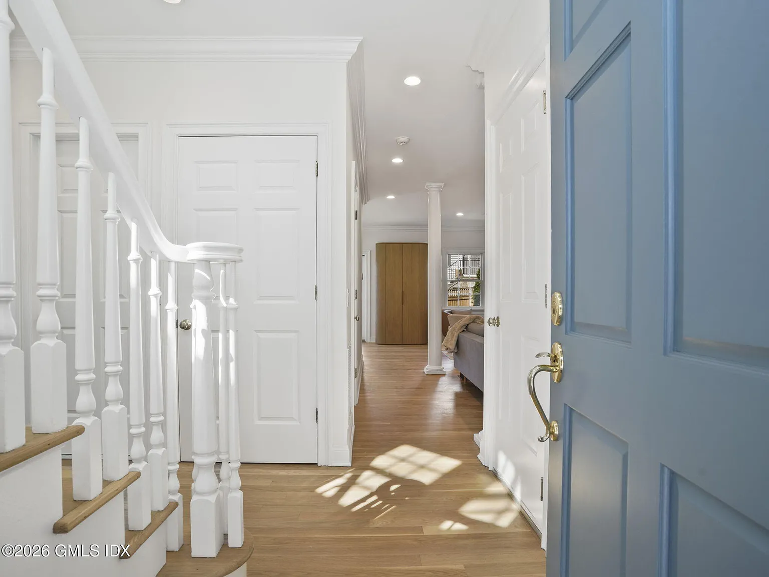 2 bed, 2.5 bath, 2200 sqft, $9,000 — Photo 3