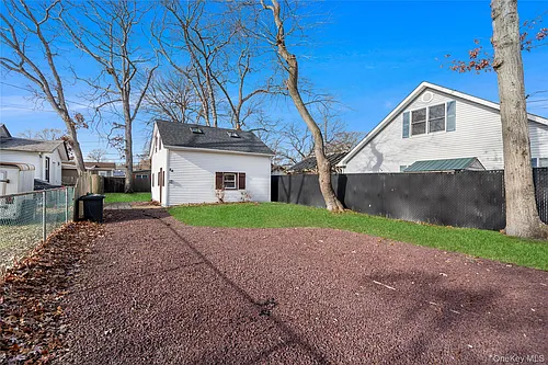 84 Pleasure Ave Photo 1