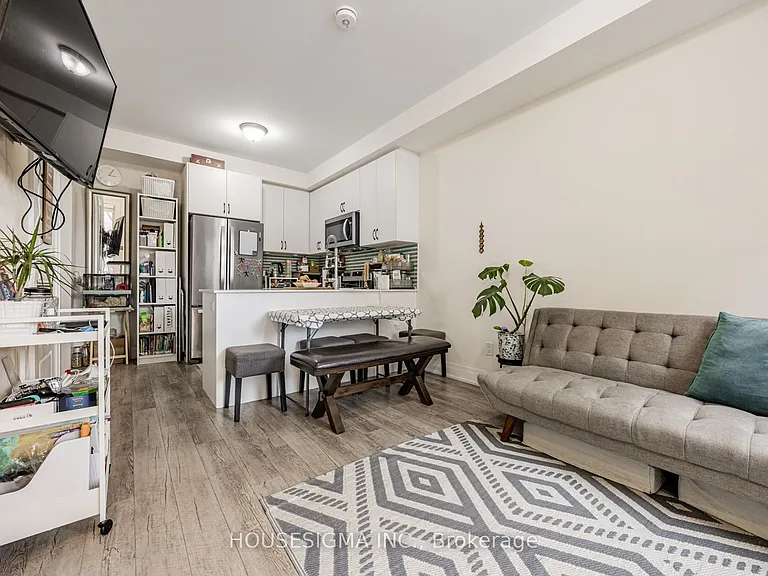 713 Lawrence Ave W #5 — Photo 11
