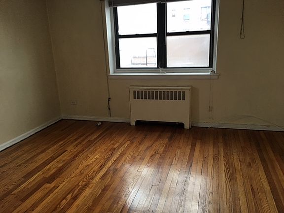 2nd image of 2510 31st Ave APT 4L
