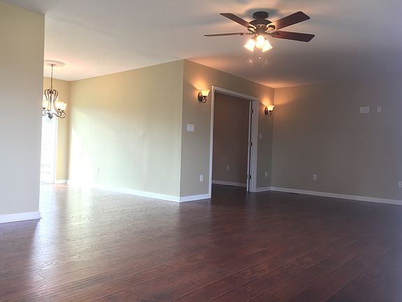4th image of 470 Mayfield Sq W