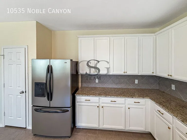 10535 Noble Cyn — Photo 17