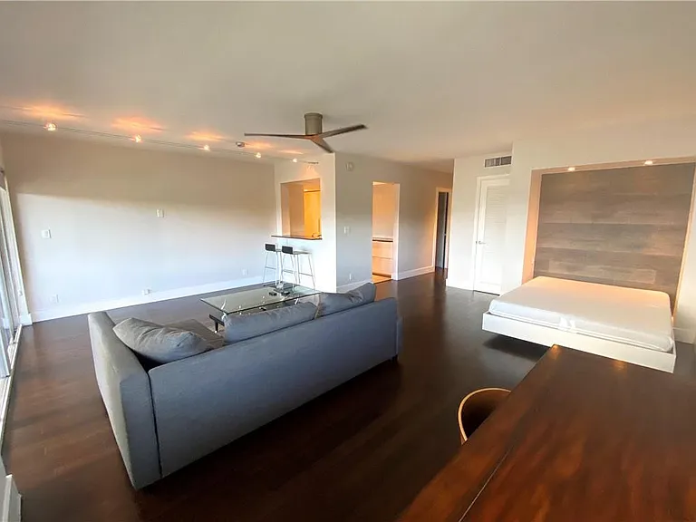 1200 SW 12th St #316 — Photo 10