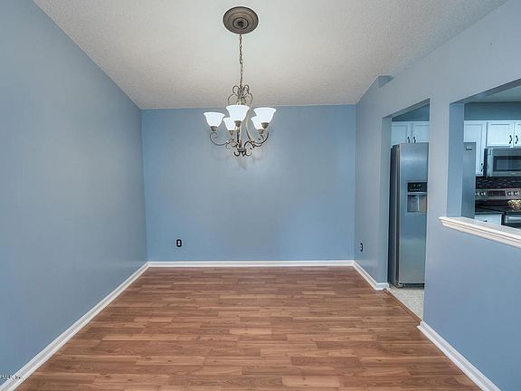 3rd image of 3032 Mikris Dr E