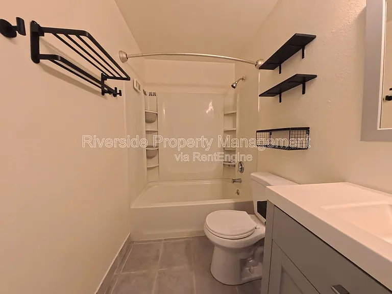 2255 Cahuilla St #105 — Photo 15