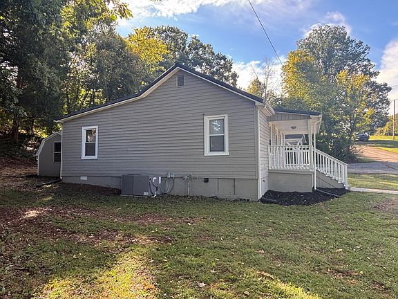 4th image of 1128 Lockhart Rd