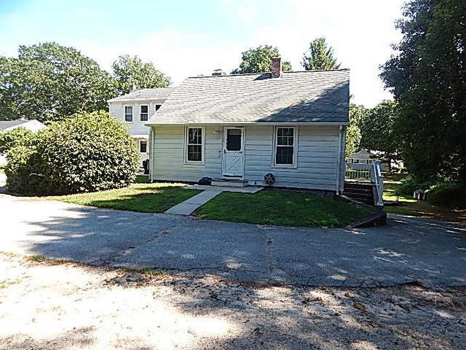 28 Old Post Rd Westerly RI 02891 Zillow   B1e27167d765cba416f1ba609606d2fd Cc Ft 1536 