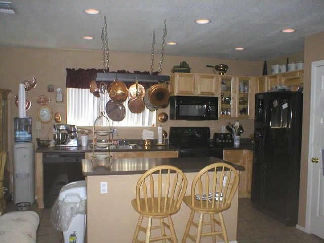 1st image of 660 W Kingman