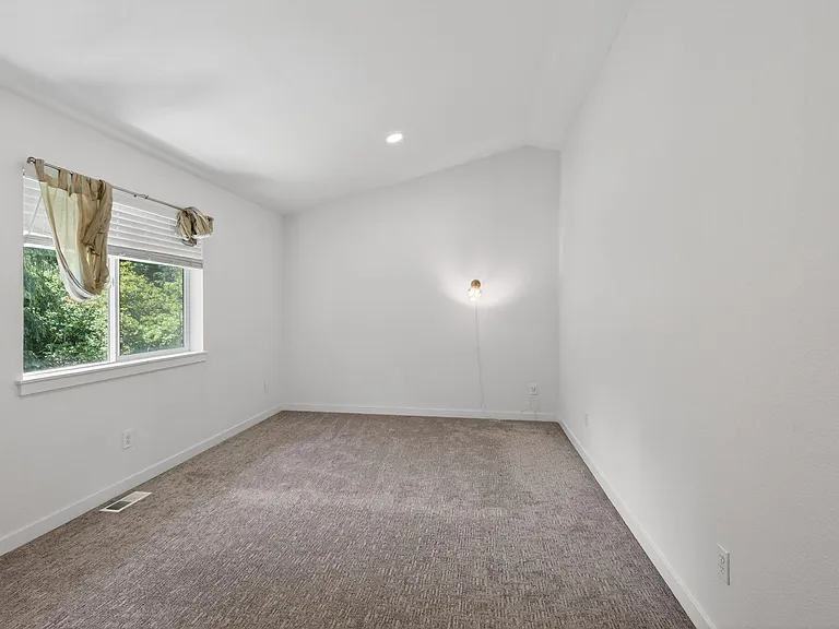 1574 SE Nylace Ln — Photo 30