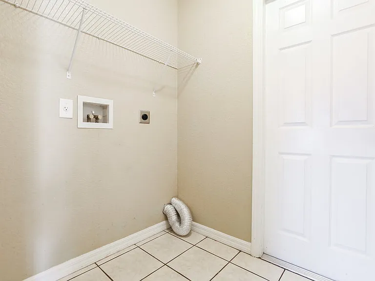 2429 Vedado St — Photo 14