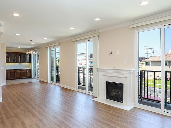 2nd image of 1409 S Beverly Dr APT 1