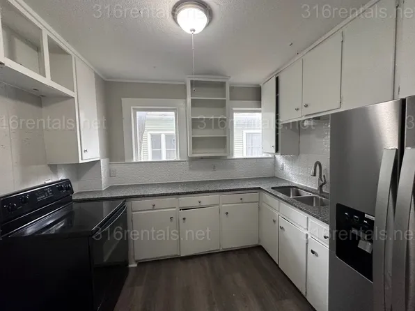 201 N Clarence St #201, Wichita, KS 67203