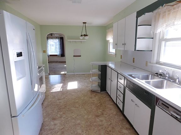 5th image of 630 Dayton Ave