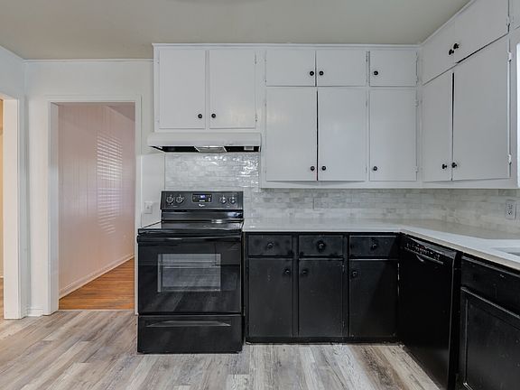 4th image of 3305 30th St