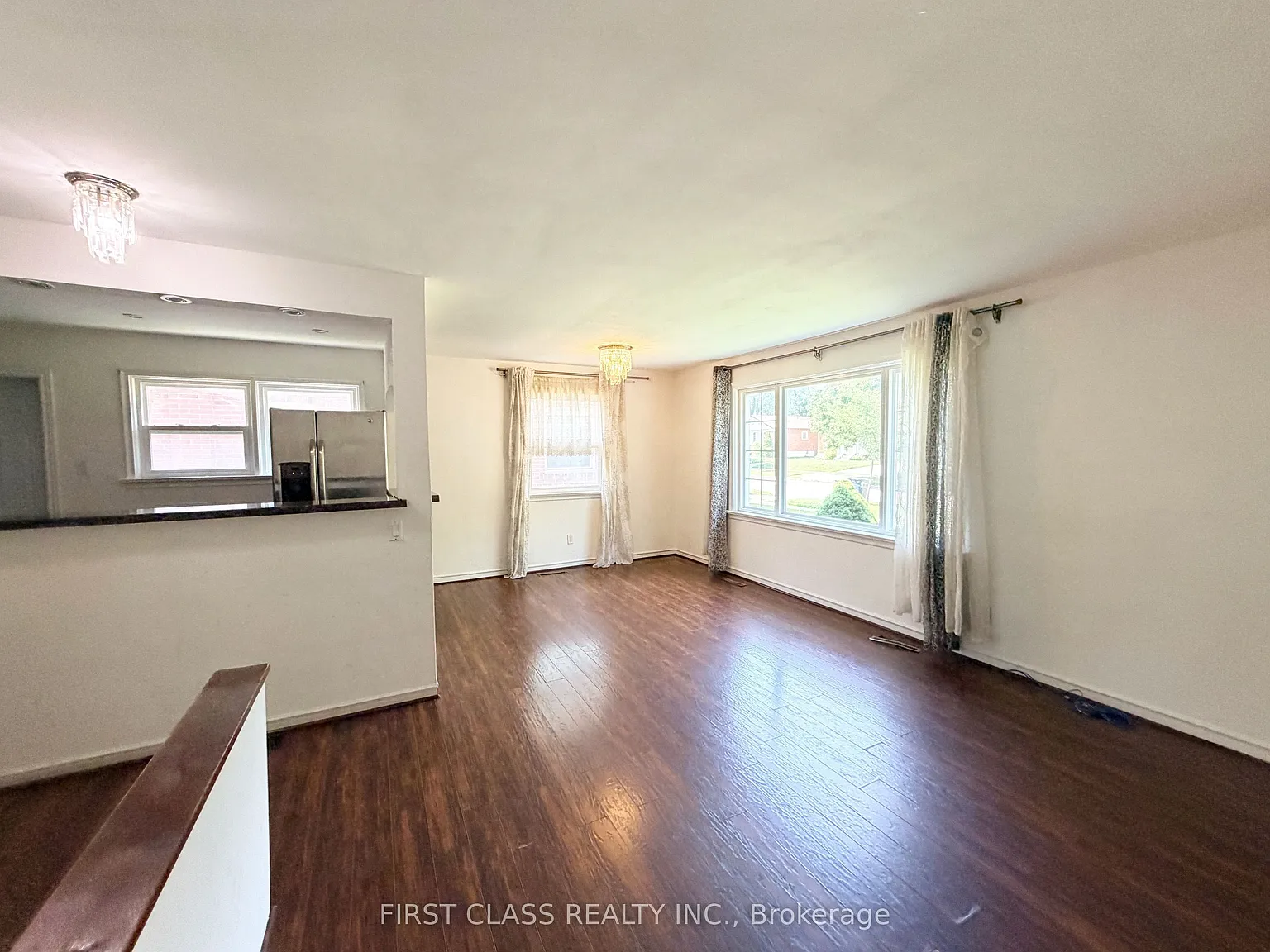 4 bed, $2,900 — Photo 4