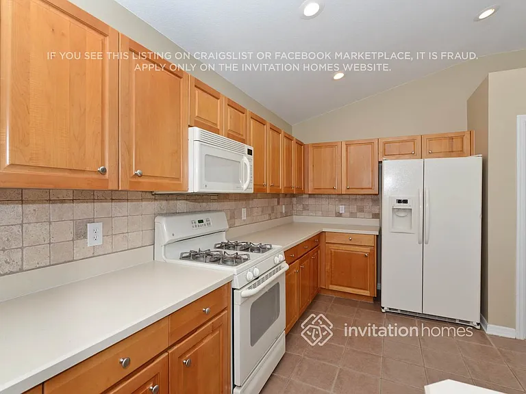 4438 Beaumaris Dr — Photo 4