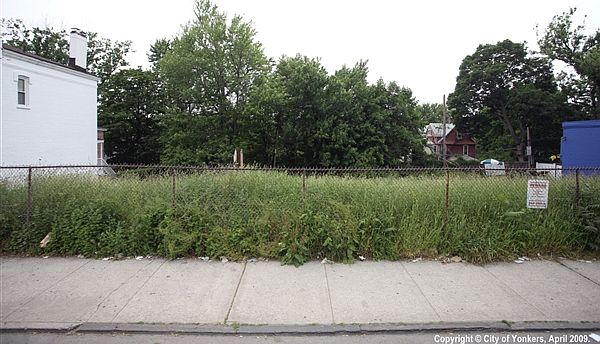 2nd image of 230 Woodworth Ave #&-289