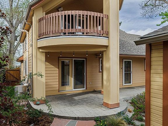 3rd image of 2030 Columbine Ave