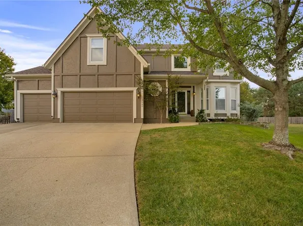 13045 S Hagan Ct, Olathe, KS 66062