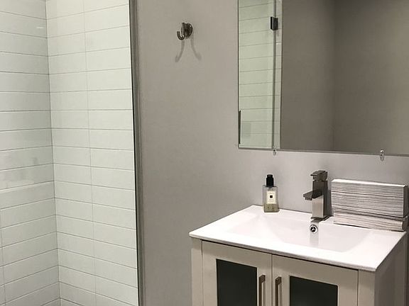 4th image of 14 E 55th St #3