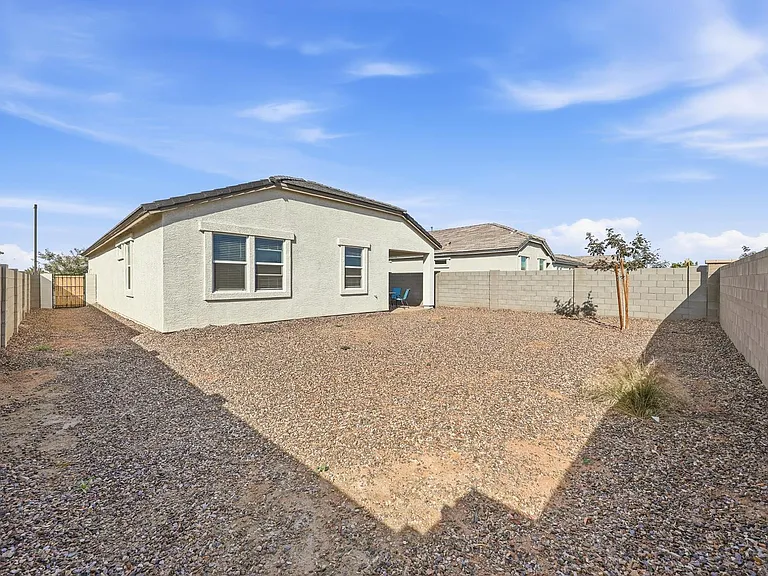 25285 N 185th Dr — Photo 31