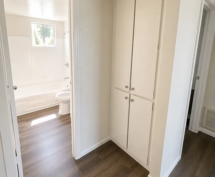 2041 W Berridge Ln #6 — Photo 5
